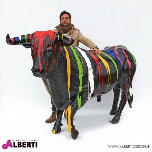 963 PLA838_l Toro artistico in vetroresina 150x240 multicolor/strisce